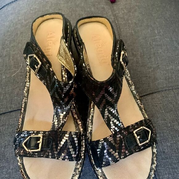 Alegria Women's Lara Wedge Sandal Shmancy Bronze - Picture 3 of 3